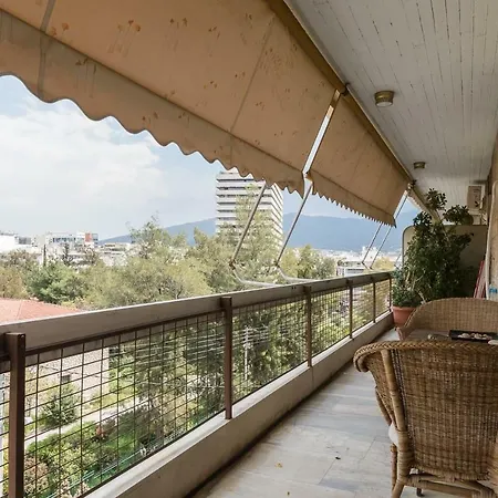 Apartment Spacious & Modern Flat In Heart Of